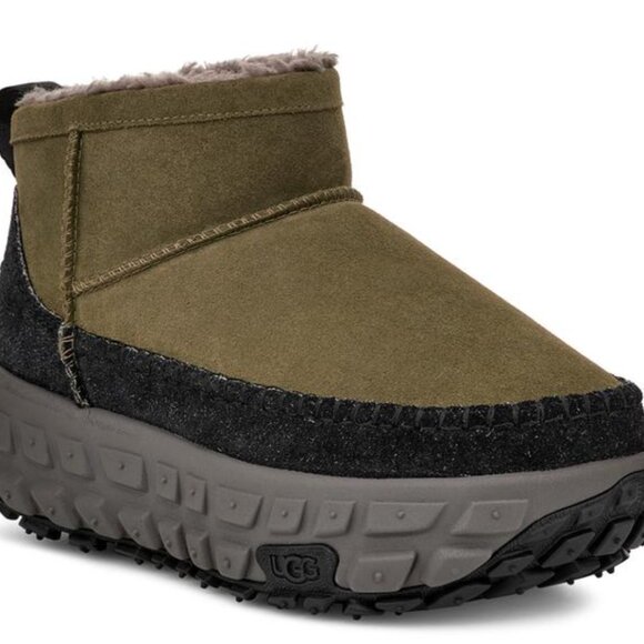 UGG Shoes - UGG Venture Daze Green Boots Unisex (women's size 7) New with tags
